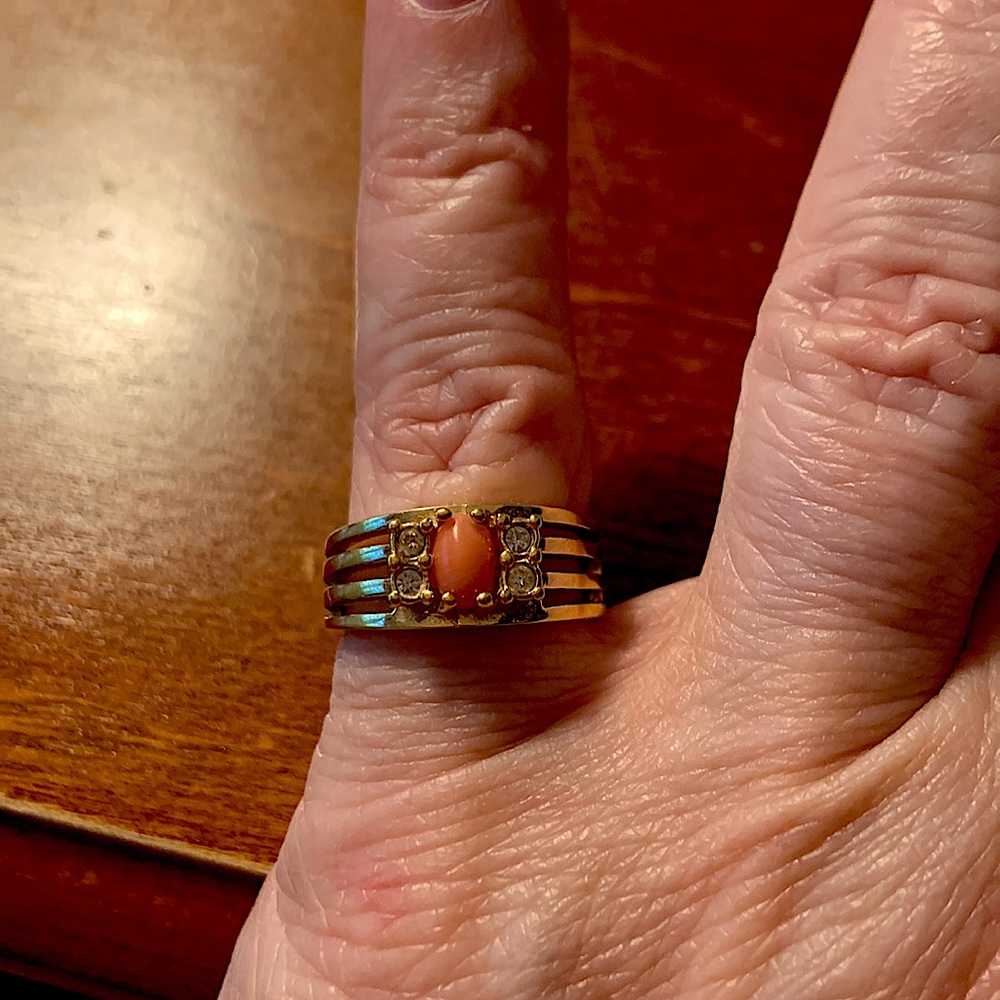 AVON Sea Treasure faux Coral Ring  size 5.5